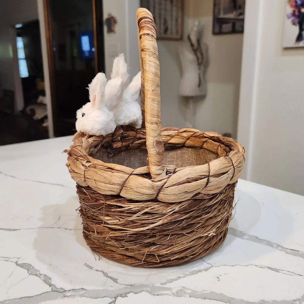 SUPER CUTE BUNNY RABBIT STRAW BASKET PERFECT FOR EASTER DECOR, BABY SHOWERS ETC.